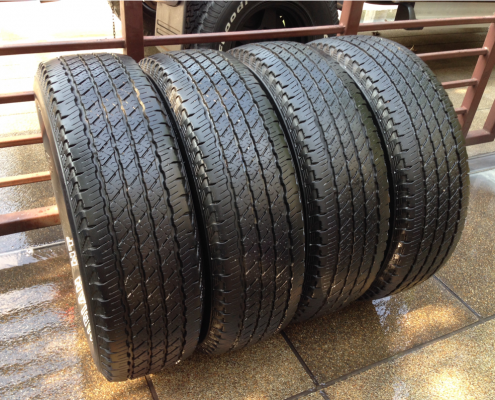 ยาง Roadstone 245 75 16 ปี12 ดอกเต็ม ไม่มีปะ ใช้กันยาว ราคาไม่แพง