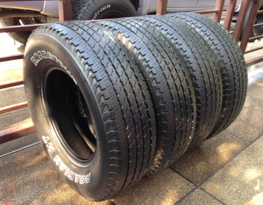 ยาง Roadstone 245 75 16 ปี12 ดอกเต็ม ไม่มีปะ ใช้กันยาว ราคาไม่แพง