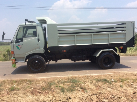 HINO 6ล้อ ดั้ม ช่างล่างหน้า-หลังF  เครื่องดี ยางดี ชัชชีสวย  แอร์เย็น ขาย  450,000 บาท ศุภากร 081-1903107 , 081-4252943