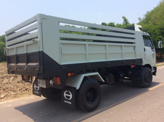 HINO 6ล้อ ดั้ม ช่างล่างหน้า-หลังF  เครื่องดี ยางดี ชัชชีสวย  แอร์เย็น ขาย  450,000 บาท ศุภากร 081-1903107 , 081-4252943