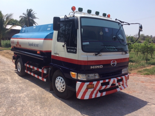 HINO 6ล้อ รถนำ้มัน 9000 ลิตร เครื่อง140เเรง รถสวย เครื่องดี ยางเรเดียน  ครัทซีสวย ขับดีมาก ขาย700,000 บาท ศุภากร 081-1903107 , 081-4252943