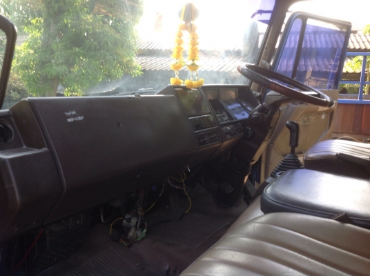 ขาย6ล้อ HINO FD176. เครื่อง HO7C 185 แรง เครื่องแน่นๆ แอร์ หนาวๆ พวงมาลัยพาวเวอร์ เบรคจิ๊บฟี่ ครัชซีสวยๆ รถเดิมๆ บางๆ ยาว 6.20เมตร ยาง 8.25 ภาษีเต็ม. สภาพสวยพร้อมใช้งาน ขาย420000บาท