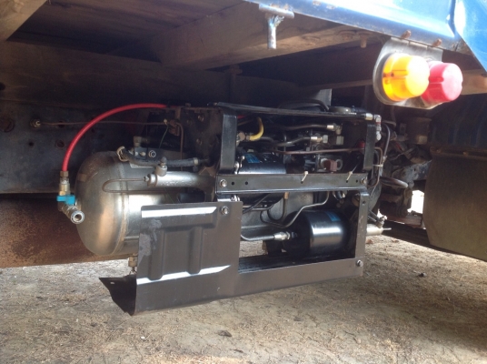 ขาย6ล้อ HINO FD176. เครื่อง HO7C 185 แรง เครื่องแน่นๆ แอร์ หนาวๆ พวงมาลัยพาวเวอร์ เบรคจิ๊บฟี่ ครัชซีสวยๆ รถเดิมๆ บางๆ ยาว 6.20เมตร ยาง 8.25 ภาษีเต็ม. สภาพสวยพร้อมใช้งาน ขาย420000บาท