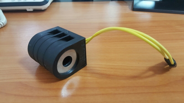 โซลินอยด์วาล์ว (Solenoid Valve) ตัดเพลาหน้า รถไถ Ford New Holland 12โวลต์ โซลินอยด์วาล์ว (Solenoid Valve) ตัดเพลาหน้า รถไถ Ford New Holland 12โวลต์