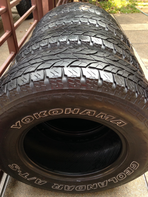 ยาง All Yokohama 265 70 16 ปี12 ดอกเยอะ พร้อมใช้งาน ราคาไม่แพง