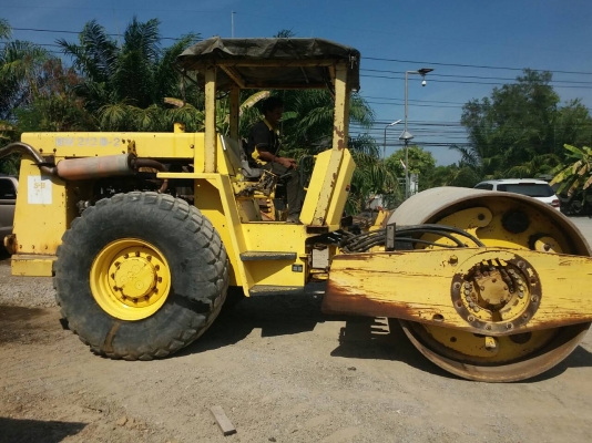 ขายรถบด BOMAG BW212D-2 น้ำหนัก 12010 กิโลกรัม 2 เพลา 2 เปลือก ราคา 750000