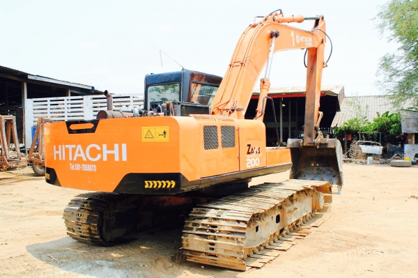 ขายด่วนน Hitachi EX200-1 สภาพสวยย