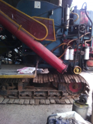 ขาย รถเกี่ยวข้าวเกษตร พัฒนา รองกระสอบ ใช้งานได้เลยครับ