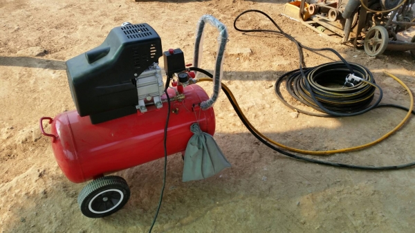 ขาย ปั้มลมขนาดเล็ก AIR COMPRESSOR มอเตอร์ไฟฟ้า ไฟ 220 V ของใหม่ ไม่รวมสาย