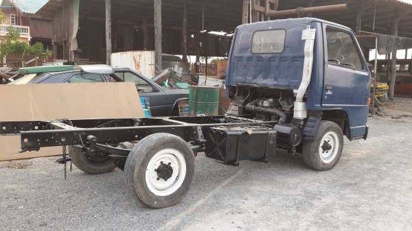 ขายรถยนต์  4ล้อ  เครื่องยนต์อีซูซุ  88  NKR