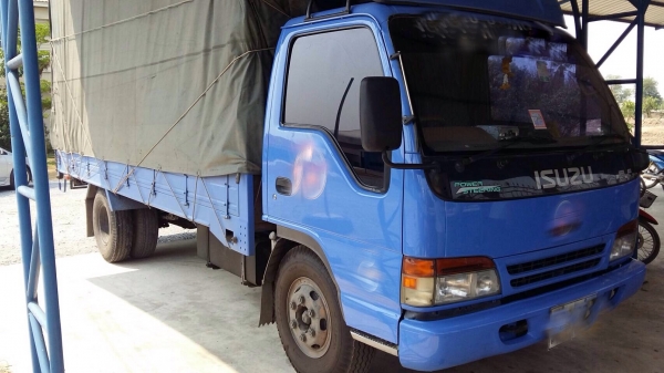 ขายรถหกล้อ ISUZU NPR66P รถประกอบ เครื่อง 130 แรง ปี 47 กระบะคาร์โก้ยาว 5 เมตร