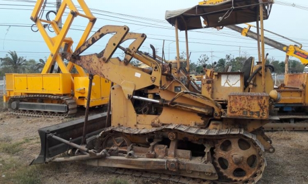 ขาย - รถแทรกเตอร์ MITSUBISHI: BS3 ใชังานได้ 2 ระบบ ดันได้ ตักได้ เครื่องดีเซล 4 สูบ ขาย - รถแทรกเตอร์ MITSUBISHI: BS3 ใชังานได้ 2 ระบบ ดันได้ ตักได้ เครื่องดีเซล 4 สูบ