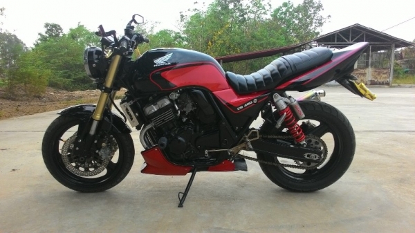 ็Honda Cb400 Super4ปี95 สภาพสวยเอี่ยมๆเสียงท่อเพาะๆ(Tel.0930155519ชิต)