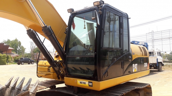 ขายCAT 320  D  รถสวยพร้อมใช้งานเดิมๆทุกชิ้นสีเดิมครับ ช่วงล่างเต็มหมด เอกสารชุดจดทะเบียน จากเมโท รถพึ่งหมดค่างวดครับ