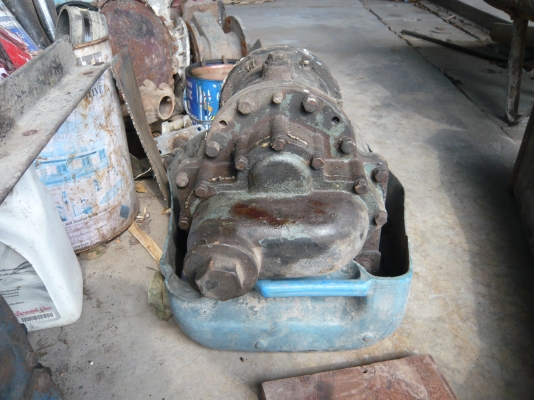 ปั๊มปั่นน้ำมันติดรถมีอยู่ 2 ตัว ขายถูก