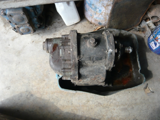 ปั๊มปั่นน้ำมันติดรถมีอยู่ 2 ตัว ขายถูก ปั๊มปั่นน้ำมันติดรถมีอยู่ 2 ตัว ขายถูก