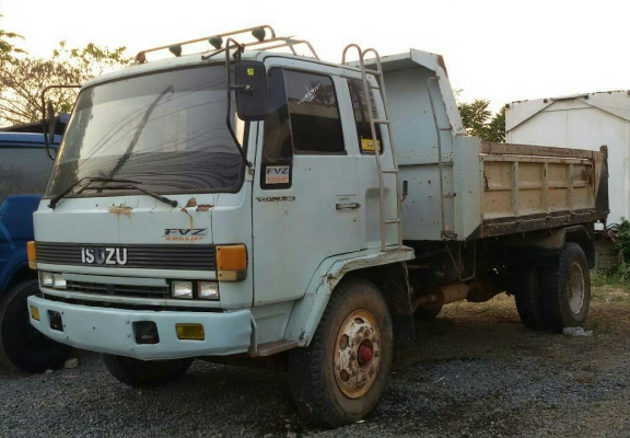 หกล้อ อีซูชุ FSR165ดั้มสามมิต ช่วงล่างใหญ่ สภาพดีเดิมๆพร้อมใช้งาน ทะเบียนพร้อมโอน