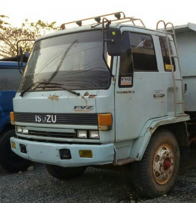 หกล้อ อีซูชุ FSR165ดั้มสามมิต ช่วงล่างใหญ่ สภาพดีเดิมๆพร้อมใช้งาน ทะเบียนพร้อมโอน