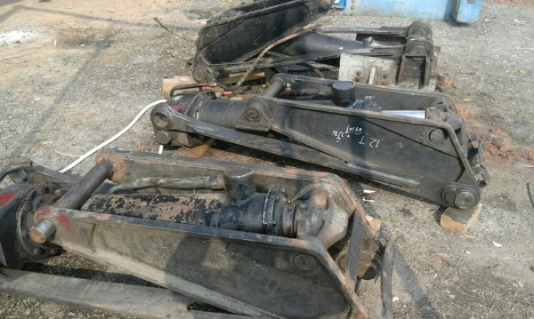 ขาย ชุดกระบอกดั้มสามมิตร 12 ตัน มี 4 ชุด ไม่แยกขายครับ ขาย ชุดกระบอกดั้มสามมิตร 12 ตัน มี 4 ชุด ไม่แยกขายครับ