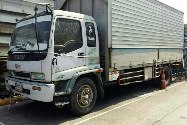 หกล้อ อีซูชุ Dega 195ปี40 ช่วงยาว 6.50ม ตู้แห้ง-ปะตูปีกนก สภาพดีสวยเดิมพร้อมใช้ ทะเบียนเอกสารพร้อมโอน