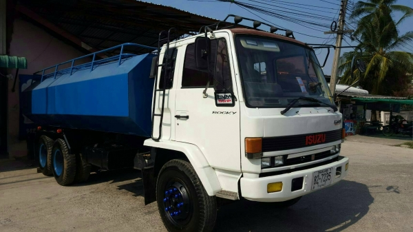 สิบล้อ อีซูซุ ร็อคกี้ FVM12MY 175 สโลส 2เพา บรรทุกน้ำ 16,000ลิต อุปกรณ์ปั้มครบ สภาพดีสวยพร้อมใช้งาน ทะเบียนพร้อมโอน