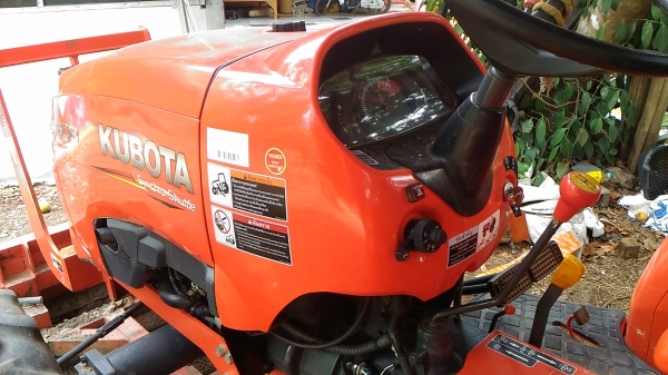 ขายรถไถ 36 แรง ปี 56 พร้อมดันหน้า สภาพดี ไมล์แท้ๆ