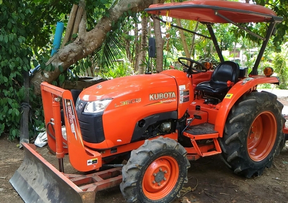 ขายรถไถ 36 แรง ปี 56 พร้อมดันหน้า สภาพดี ไมล์แท้ๆ