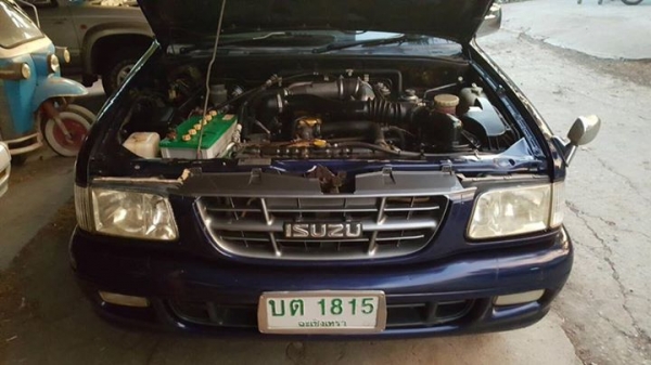 ขายอีซูซุเครื่องดีเซล 2800 ปี 2000 เกียร์รรมดา 4x4 พวงมาลัยพาวเวอร์ ขายอีซูซุเครื่องดีเซล 2800 ปี 2000 เกียร์รรมดา 4x4 พวงมาลัยพาวเวอร์