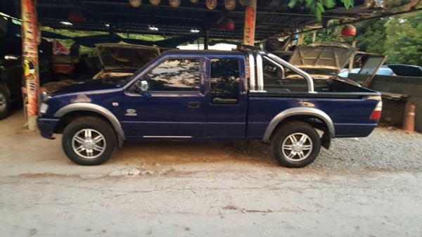 ขายอีซูซุเครื่องดีเซล 2800 ปี 2000 เกียร์รรมดา 4x4 พวงมาลัยพาวเวอร์ ขายอีซูซุเครื่องดีเซล 2800 ปี 2000 เกียร์รรมดา 4x4 พวงมาลัยพาวเวอร์