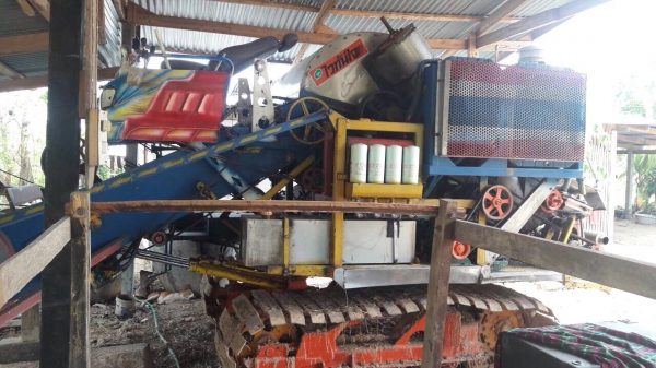 ขายไทยเส็งกระสอบ ตัวเดิน 10 ht มอเตอร์ตรง เพลาใหญ่ โซ่ แทร็คสวย