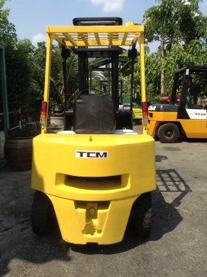 +++ ขายโฟล์คลิฟท์  T.C.M. FD25  ขนาด 2.5  ตัน  เครื่องยนต์ดีเซล  เสา  4  เมตร  เกียร์ธรรมดา  ยางตัน