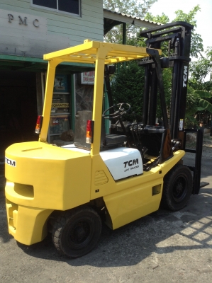 +++ ขายโฟล์คลิฟท์  T.C.M. FD25  ขนาด 2.5  ตัน  เครื่องยนต์ดีเซล  เสา  4  เมตร  เกียร์ธรรมดา  ยางตัน