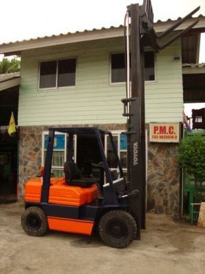 +++ ขายโฟล์คลิฟท์  TOYOTA 5FD25  ขนาด  2.5  ตัน  เครื่องยนต์ดีเซล  เสา  3  เมตร  เกียร์ธรรมดา  ยางตัน
