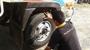 ขายยางใหม่ 9.5 R 17.5  MAXXIS  พร้อมกะทะใหม่  ยางปี16