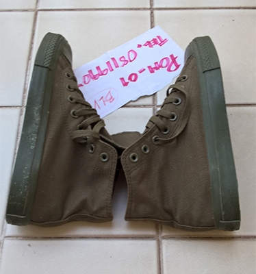 Converse หุ้มข้อสีเขียวขี้ม้า สภาพใหม่