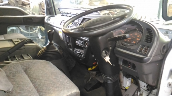 6 ล้อรถโม่ปูนอีซูซุเดคก้าญี่ปุ่น เครื่องยนต์รุ่นใหม่ 6 hl