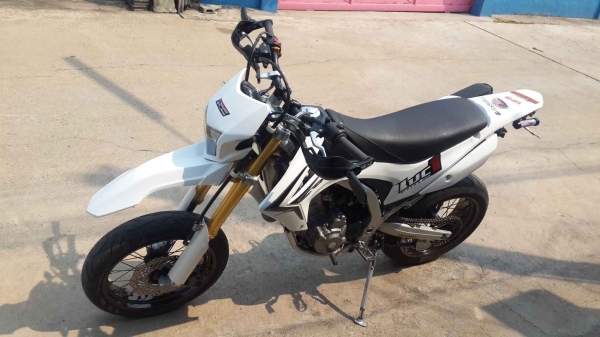 HONDA CRF 250 ปี 2012 แต่งโมตาด สวยๆครับ