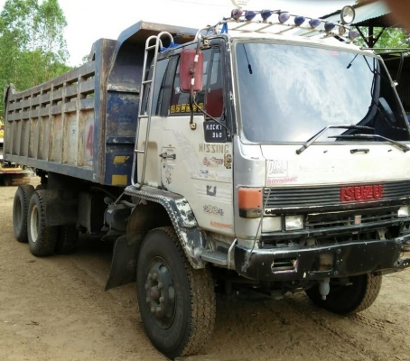 ขายด่วนครับ Rocky 240 เครื่อง 6SD1 สภาพพร้อมใช้งาน เครื่องดีคัสชีงาม เอกสารเล่มทะเบียนพร้อมโอน ราคา 680,000 ต่อรองได้ สนใจติดต่อ 0845672050