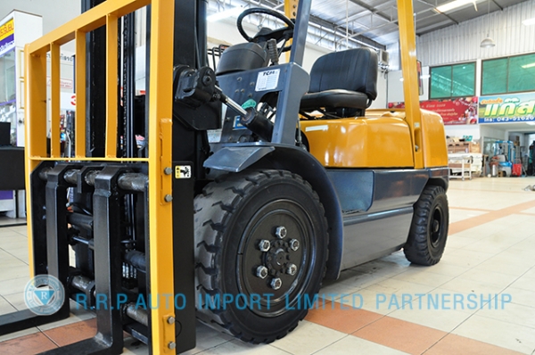 ขายรถโฟล์คลิฟท์มือสอง TCM รุ่น FG230N5 ราคา 295,000 บาท นำเข้าจากประเทศญี่ปุ่น 100\% ไม่เคยใช้งานในประเทศไทย