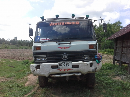 ขายสิบล้อ  UD CW 430 m 230 hp เกียรเดิม low-hi. ปี 48 สนใจติดต่อ 0882669068