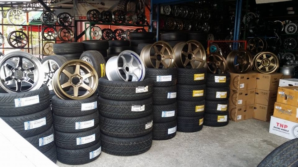 ขายแม็กใหม่ขอบ 18 TE37  พร้อมยางใหม่ 235/265-18