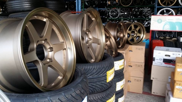 ขายแม็กใหม่ขอบ 18 TE37  พร้อมยางใหม่ 235/265-18