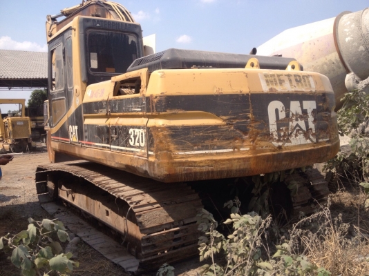 ขายรถแบ็คโฮ CAT V.2 เครื่องปั๊มดี ไฟฟ้าครบ ช่วงล่างเต็ม ไม่มีแอร์ เอกสารเล่มทะเบียน