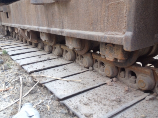 ขายรถแบ็คโฮ CAT V.2 เครื่องปั๊มดี ไฟฟ้าครบ ช่วงล่างเต็ม ไม่มีแอร์ เอกสารเล่มทะเบียน