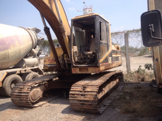 ขายรถแบ็คโฮ CAT V.2 เครื่องปั๊มดี ไฟฟ้าครบ ช่วงล่างเต็ม ไม่มีแอร์ เอกสารเล่มทะเบียน