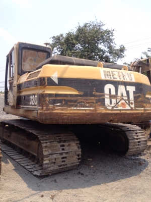 ขายรถแบ็คโฮ CAT V.2 เครื่องปั๊มดี ไฟฟ้าครบ ช่วงล่างเต็ม ไม่มีแอร์ เอกสารเล่มทะเบียน