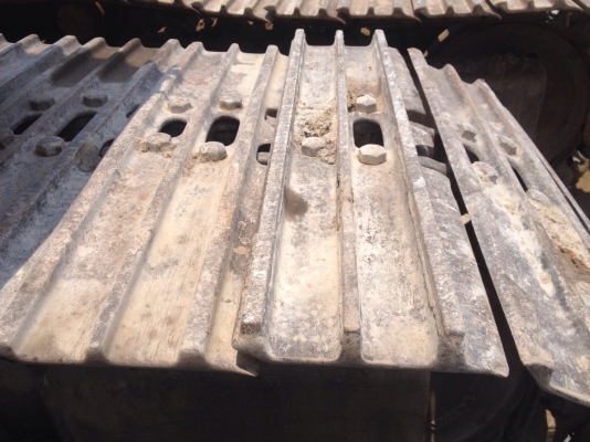 ขายรถแบ็คโฮ CAT V.2 เครื่องปั๊มดี ไฟฟ้าครบ ช่วงล่างเต็ม ไม่มีแอร์ เอกสารเล่มทะเบียน