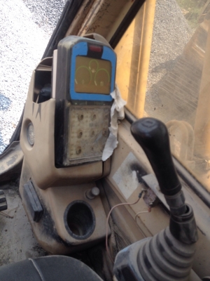 ขายรถแบ็คโฮ CAT V.2 เครื่องปั๊มดี ไฟฟ้าครบ ช่วงล่างเต็ม ไม่มีแอร์ เอกสารเล่มทะเบียน