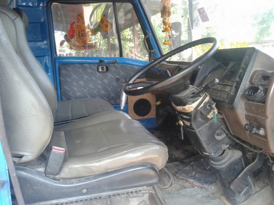 รถสวยๆๆKM779 เครื่อง117แรง สวยแอรืเย็น ภายในสวยเอกสารทะเบียนพร้อม ยาว 5.50เมตร รถสวยๆๆKM779 เครื่อง117แรง สวยแอรืเย็น ภายในสวยเอกสารทะเบียนพร้อม ยาว 5.50เมตร