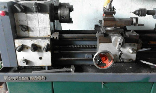ขายเครื่องกลึงยุโรป5ฟุต3เพลาลูกบิดสภาพแจ๋วเลยราคากันเองครับ